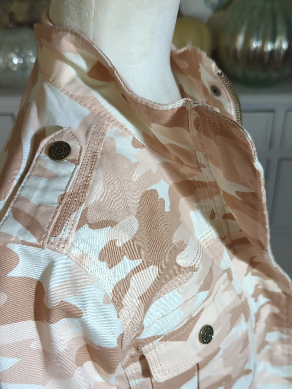 Neutral Light Desert Camouflage Safari Cargo Pockets Utility Light Jacket Sz S